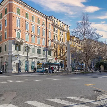 Blake, Attico Con Parcheggio A Апартаменты