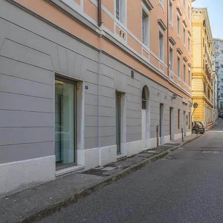 Blake, Attico Con Parcheggio A