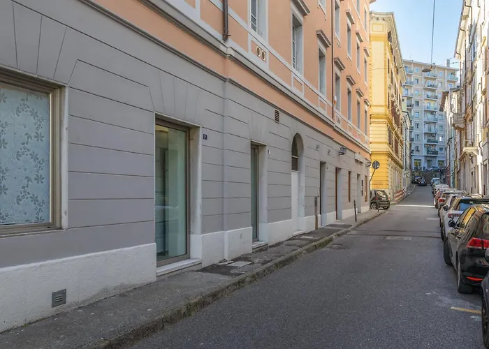 Blake, Attico Con Parcheggio A